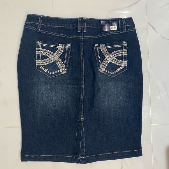 Dark Denim Skirt- Large - Picture 2 of 3